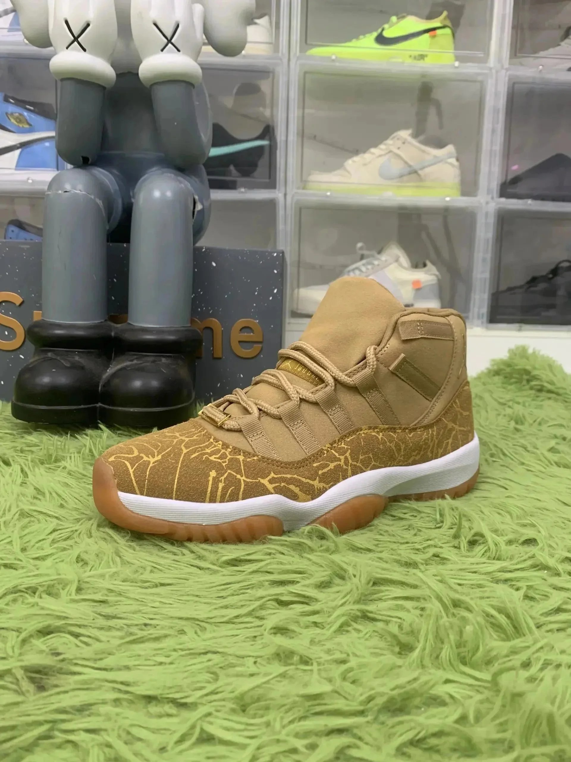 Air Jordan 11 Retro WMNS Neutral Olive/ MTLC Stout-Sail